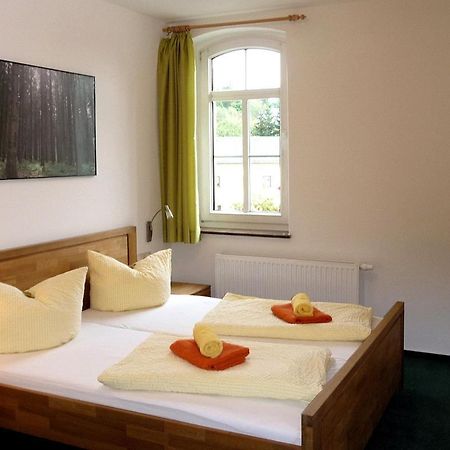 Pension Und Ferienwohnung Am Teich Schleiz Zewnętrze zdjęcie